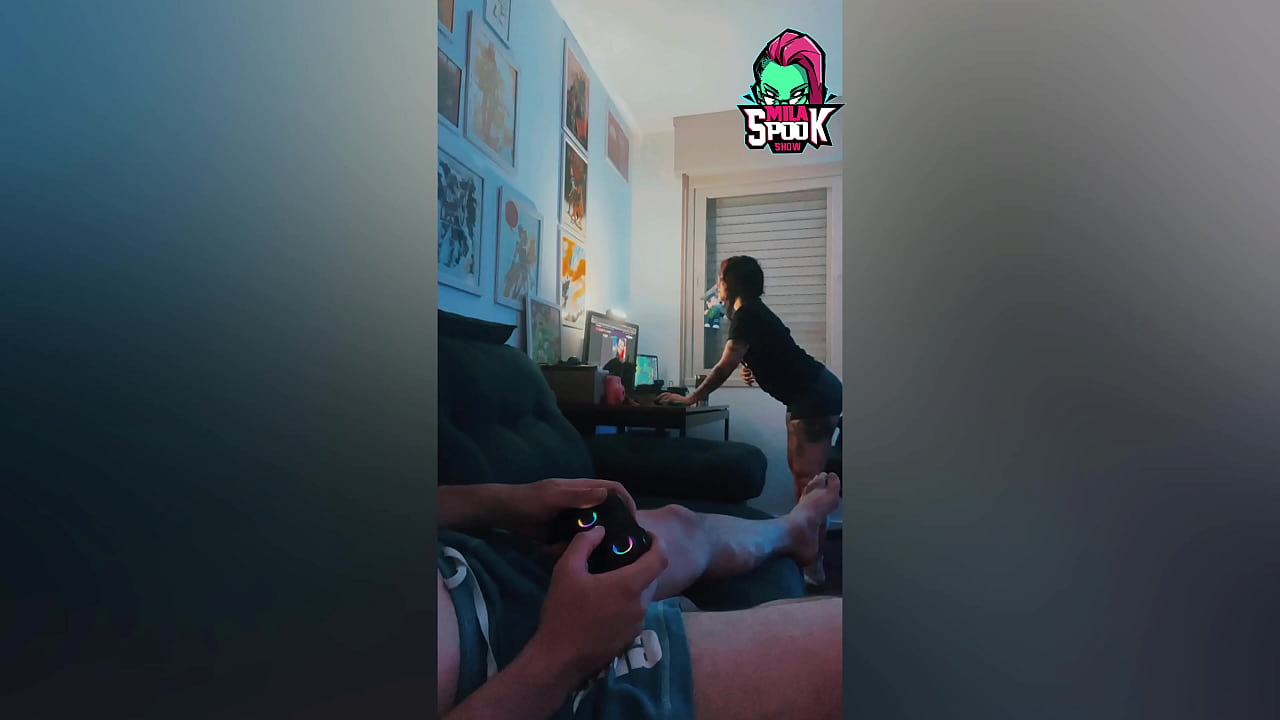 Dei gostozinho para o meu primo no v&iacute;deo game.