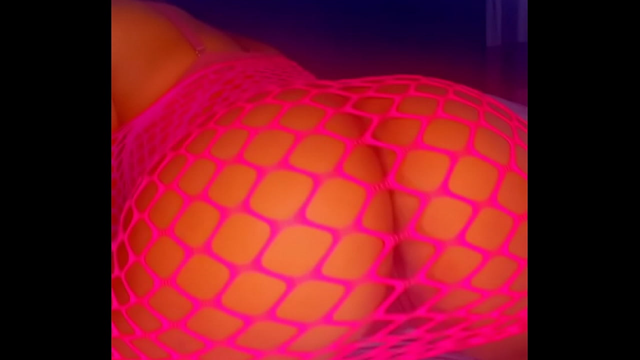 Shaking my Ass On Camera