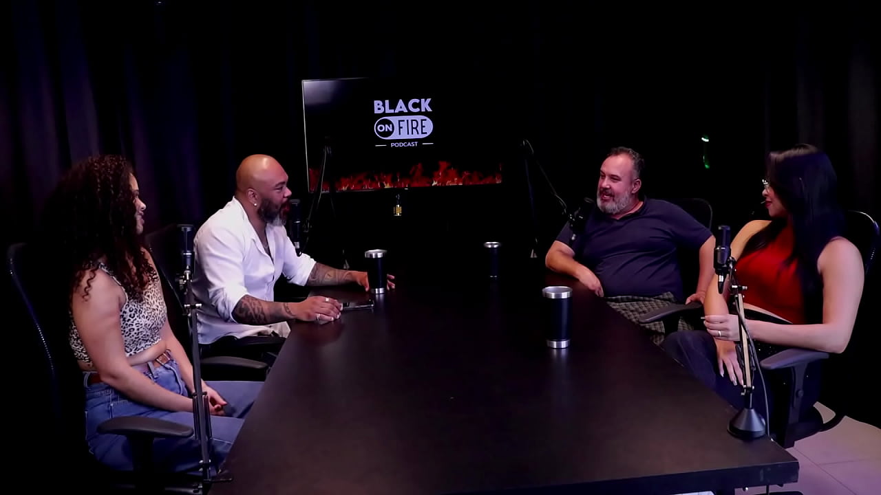 A forma que faz o "carona do TED", uma transa a 4 que fez no carro, queria gravar com trans, e homem &eacute; o que mais para ele - Binho TED (Ted Oficial) | WATCH ON: SHEER/RED