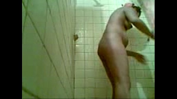 Monse ba&ntilde;andose