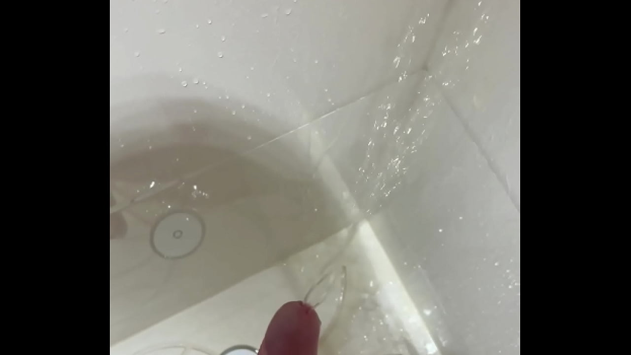 Pissing & Jerking Off At The Same Time