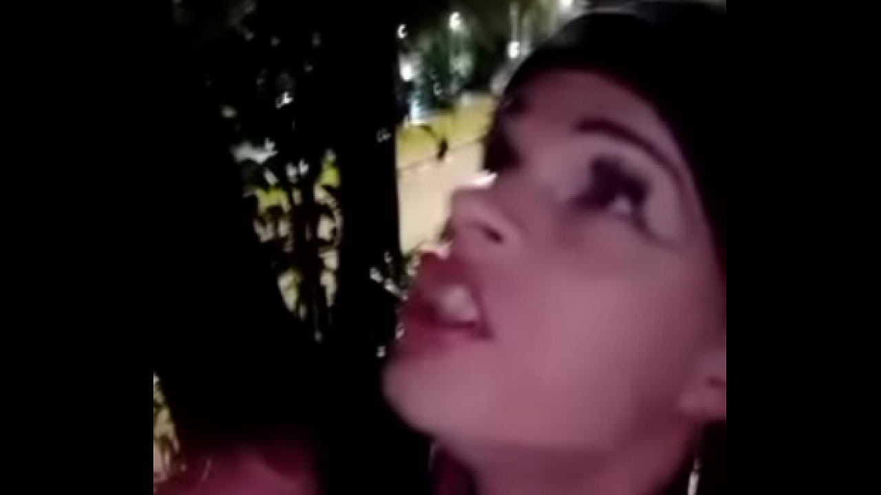 Cdzinha levando gozada na boca na pra&ccedil;a da safadeza