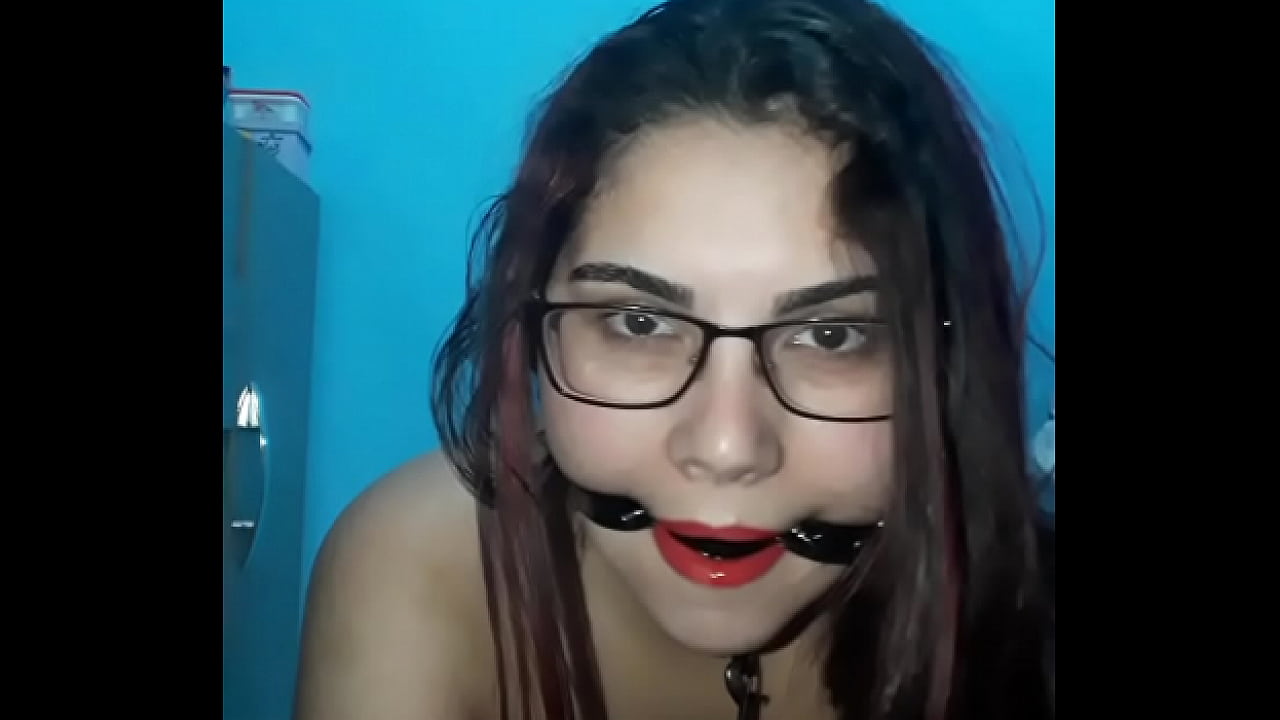 ingrid Nynfa amorda&ccedil;ada e de coleira querendo ser dominada aer