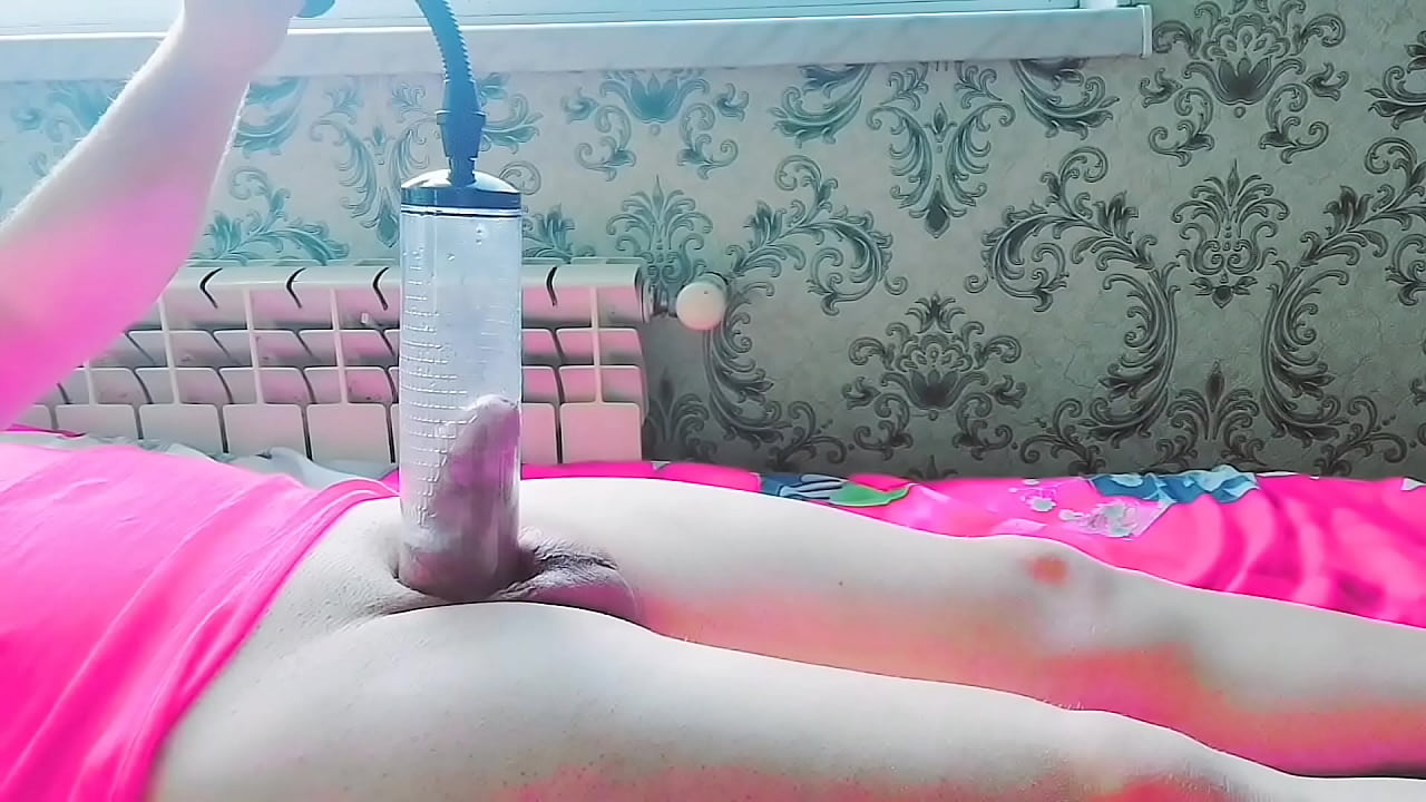 Playful Crossdresser Moving Seductively To Catch Your Eyes