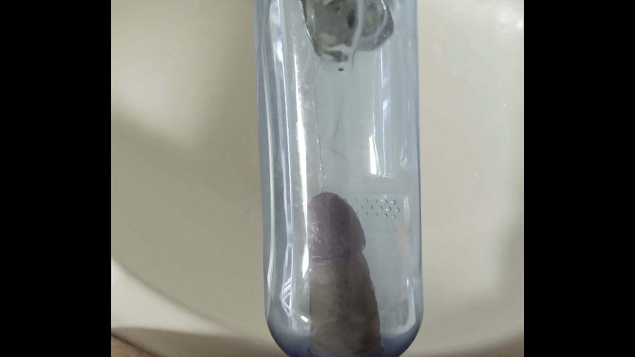 Peeing into a bottle and then rinsing my dick with the pee content