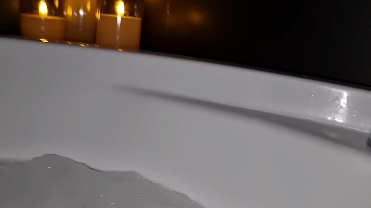 A CHI VA DI FARMI COMPAGNIA? | SEGA IN VASCA IDROMASSAGGIO E MUSICA RILASSANTE - VIENI A GIOCARE CON IL MIO CAZZO PIENO DI SCHIUMA