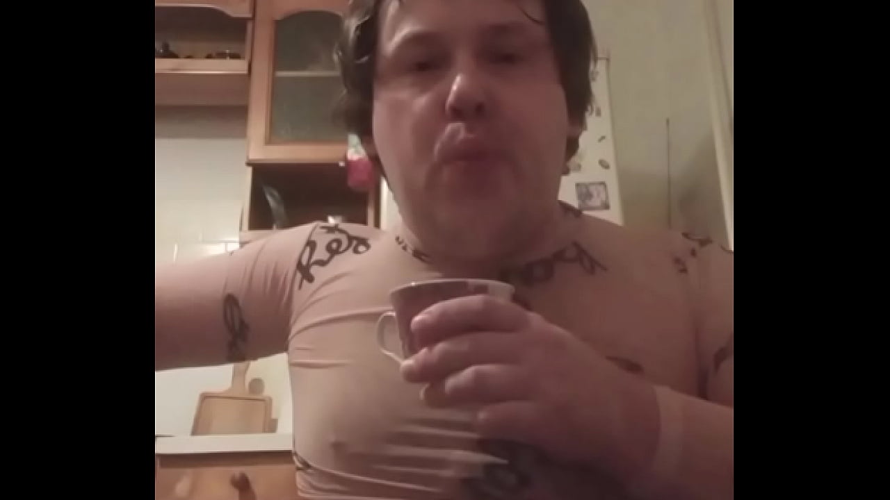 Новое Видео: парень в чулках мастурбирует, трясёт вкусной жопой,производит много спермы,ест сперму и обливает лицо спермой!