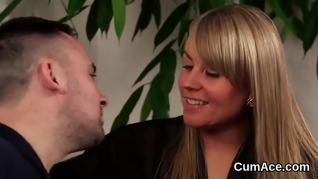 Seductive sweetie loves a deepthroat and good deal of ejaculate on her face