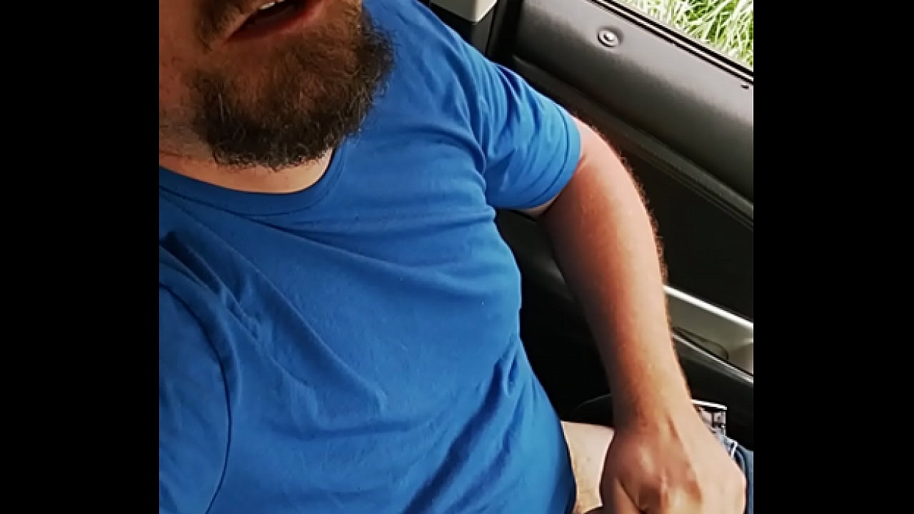 JACKING OFF IN MY CAR WITH THE WINDOWS DOWN