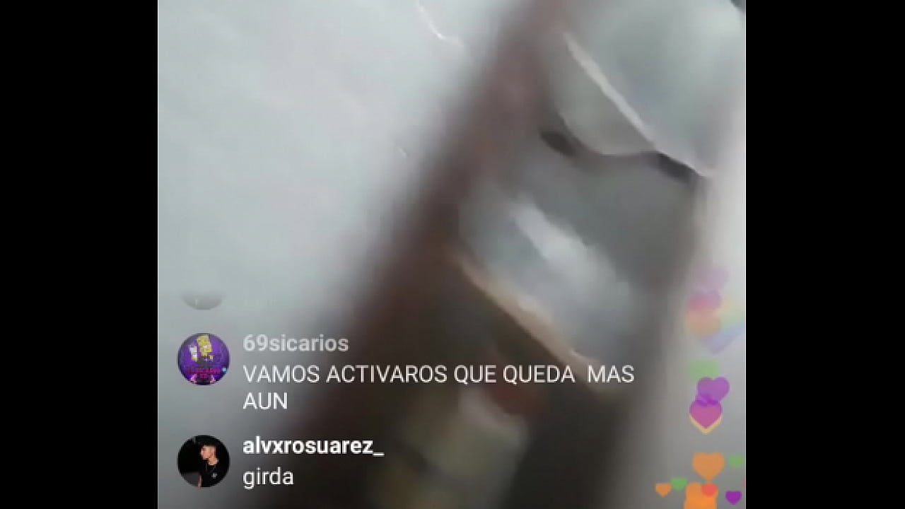 Se masturba con el dent&iacute;frico