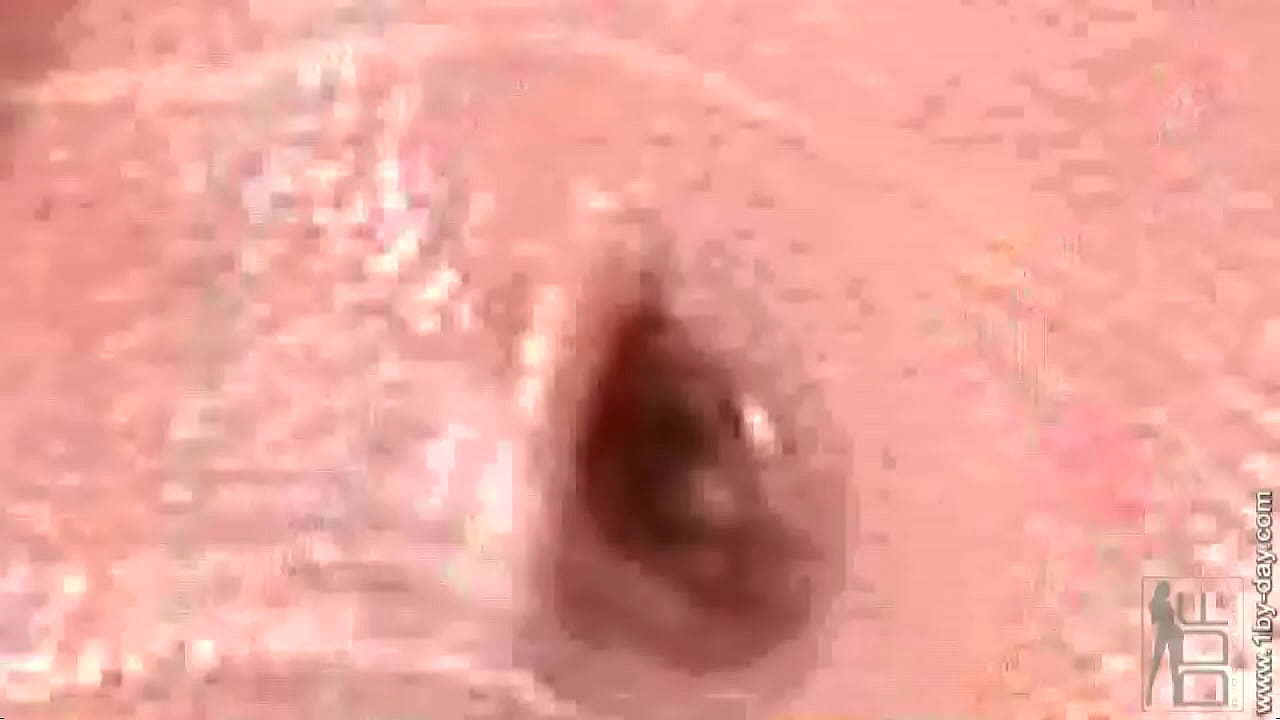 Rubbin her rooster to orgasm!