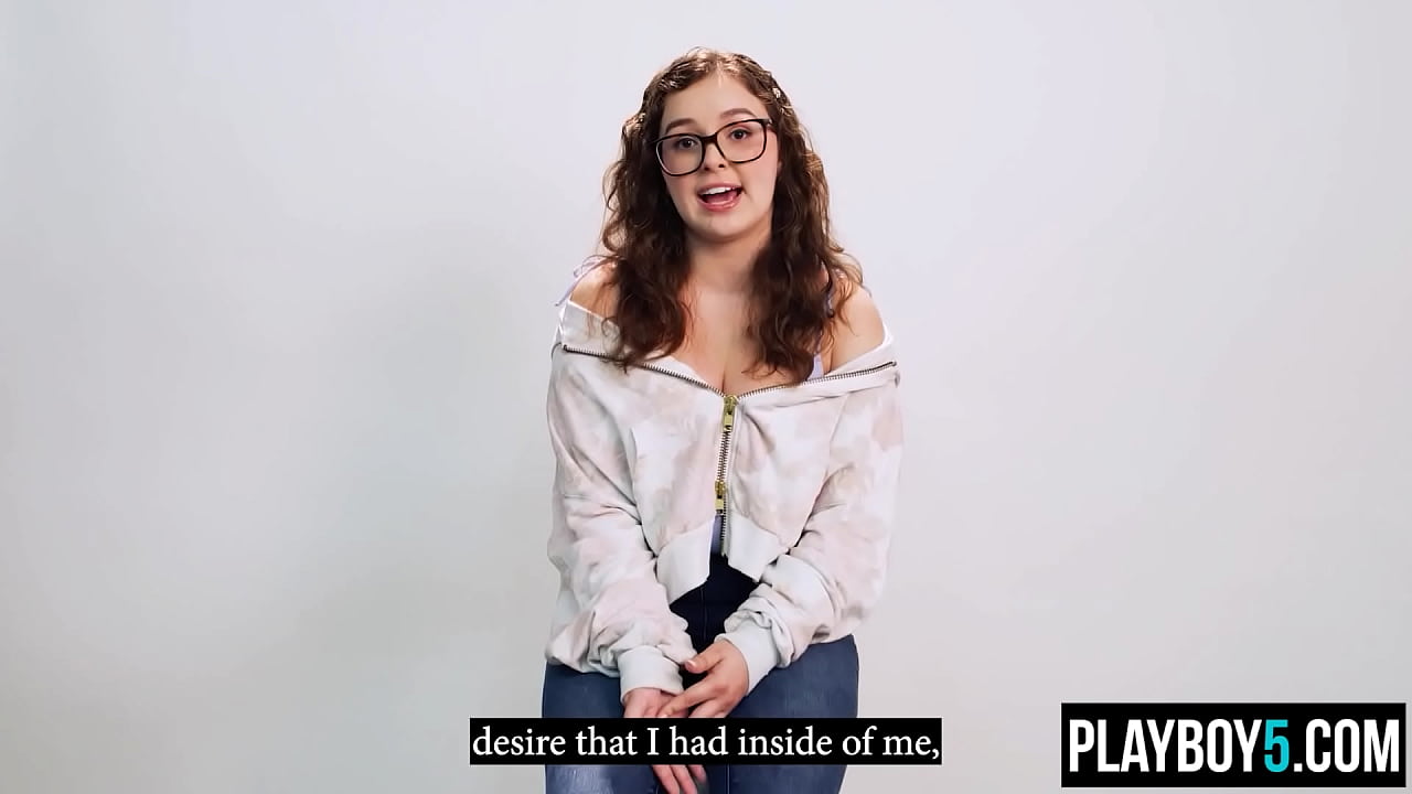 Chunky brunette BBW chick Leana Lovings fingers her wet pussy for us