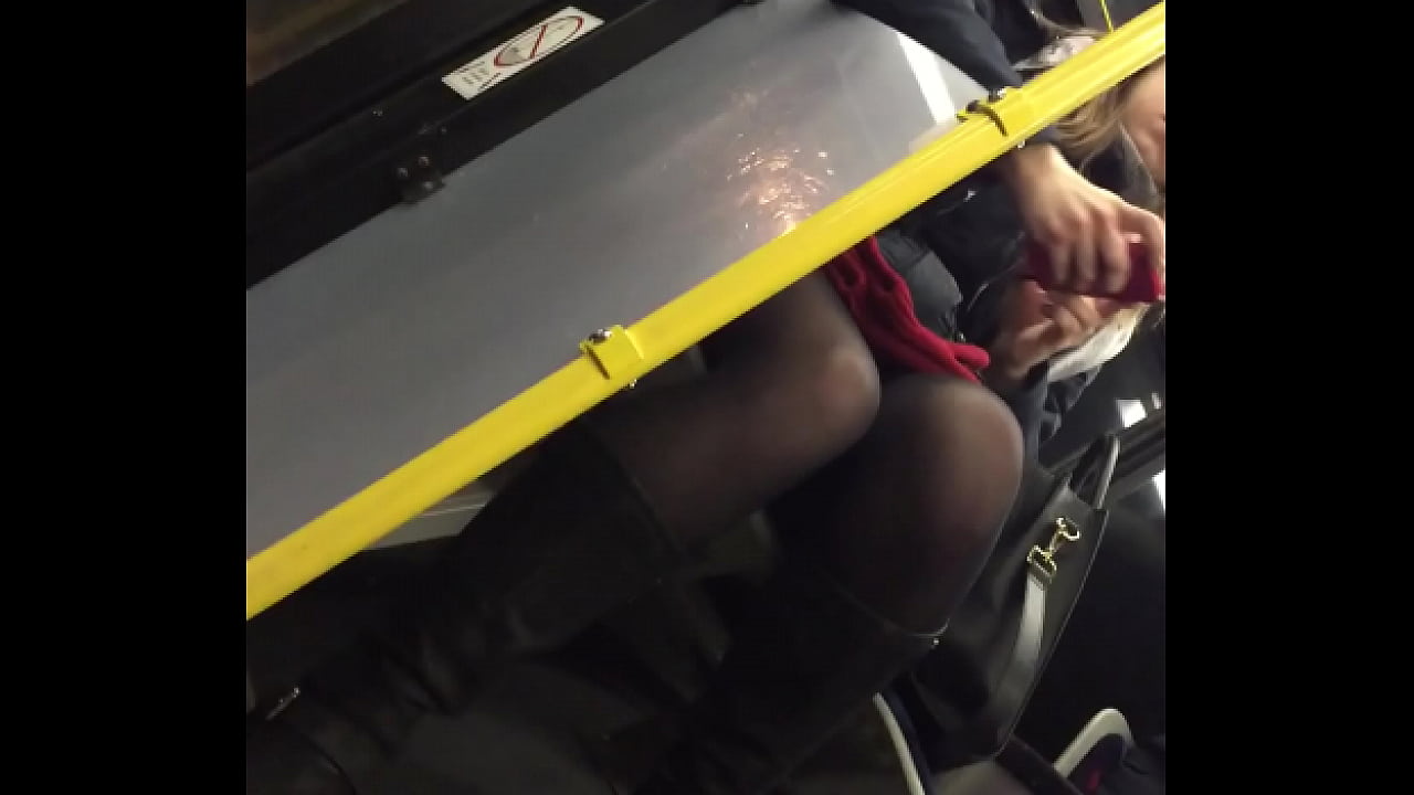 girl with a jupe at bus