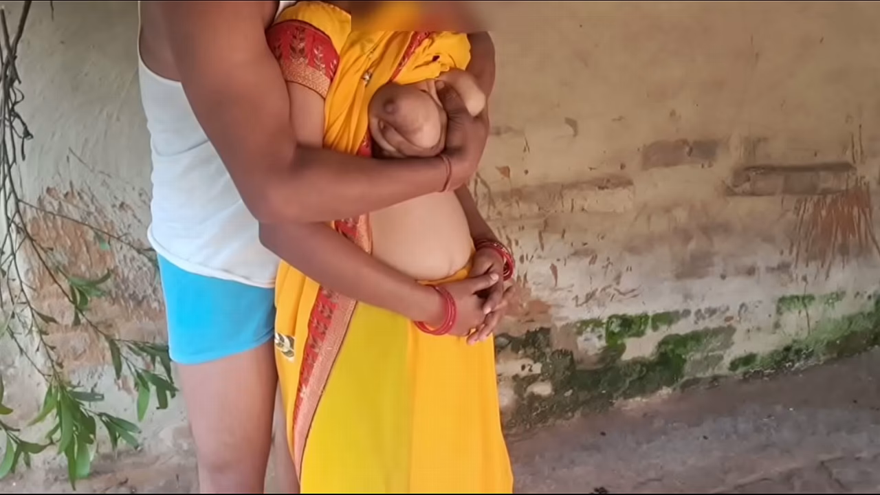 Satin Silk Saree Muslim Aunty Desi indian lover openly boob press outdoors and