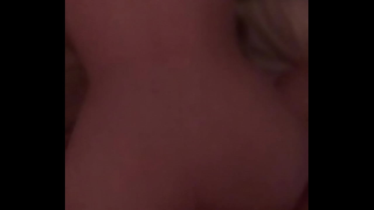 Amateur Teen M&auml;dchen wird von ihrem Freund Doggy gefickt