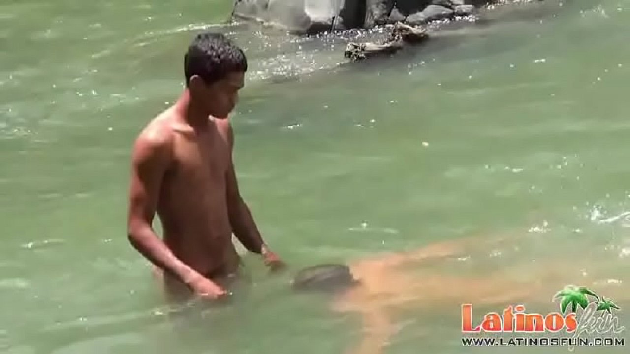 Latin gay boy pops a boner for his mate outdoors