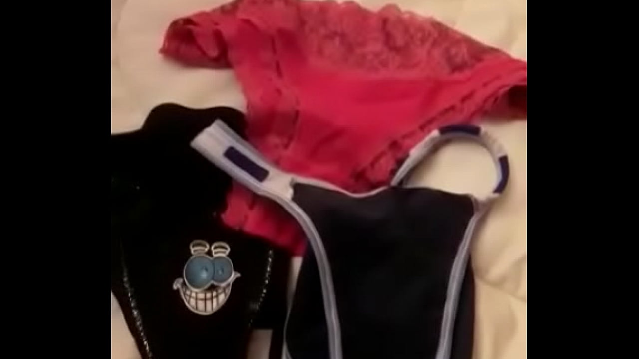 ME GUSTA MOSTRAR LOS CALZONES DE MI VECINA