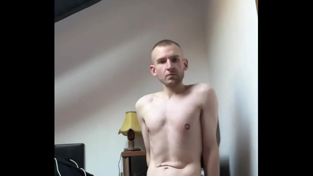 Szőke amatőr sr&aacute;c megmutatja mekkora puh&aacute;n a farka