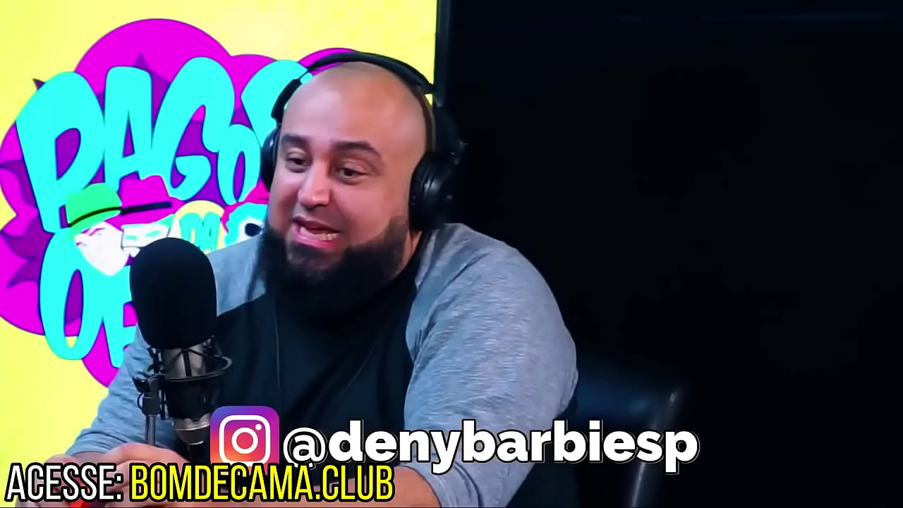 FLAGROU DANDO PARA OUTRO