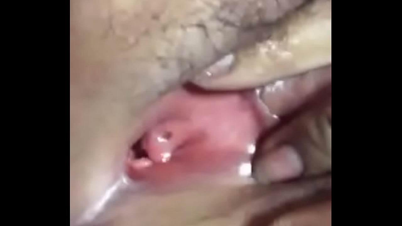 Horny Thai girl send vid to husband at work