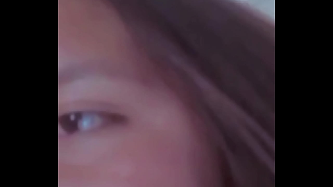 Mostrandole mis senos a un chico de girona