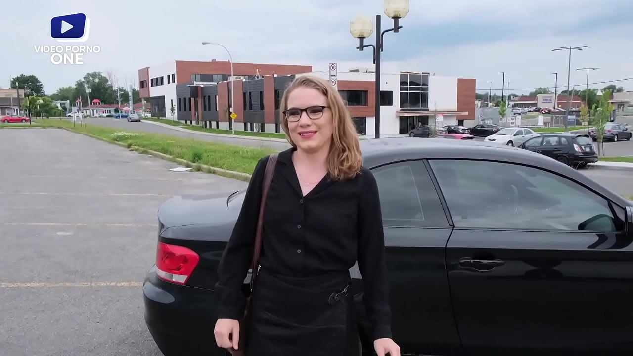 De la belle lingerie et du sperme sur son visage car elle adore &ccedil;a!