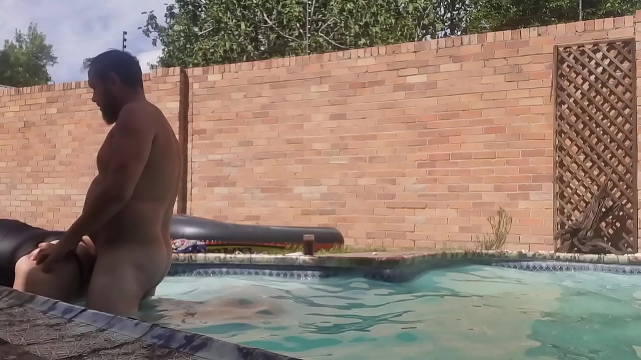 Swimming pool fuck