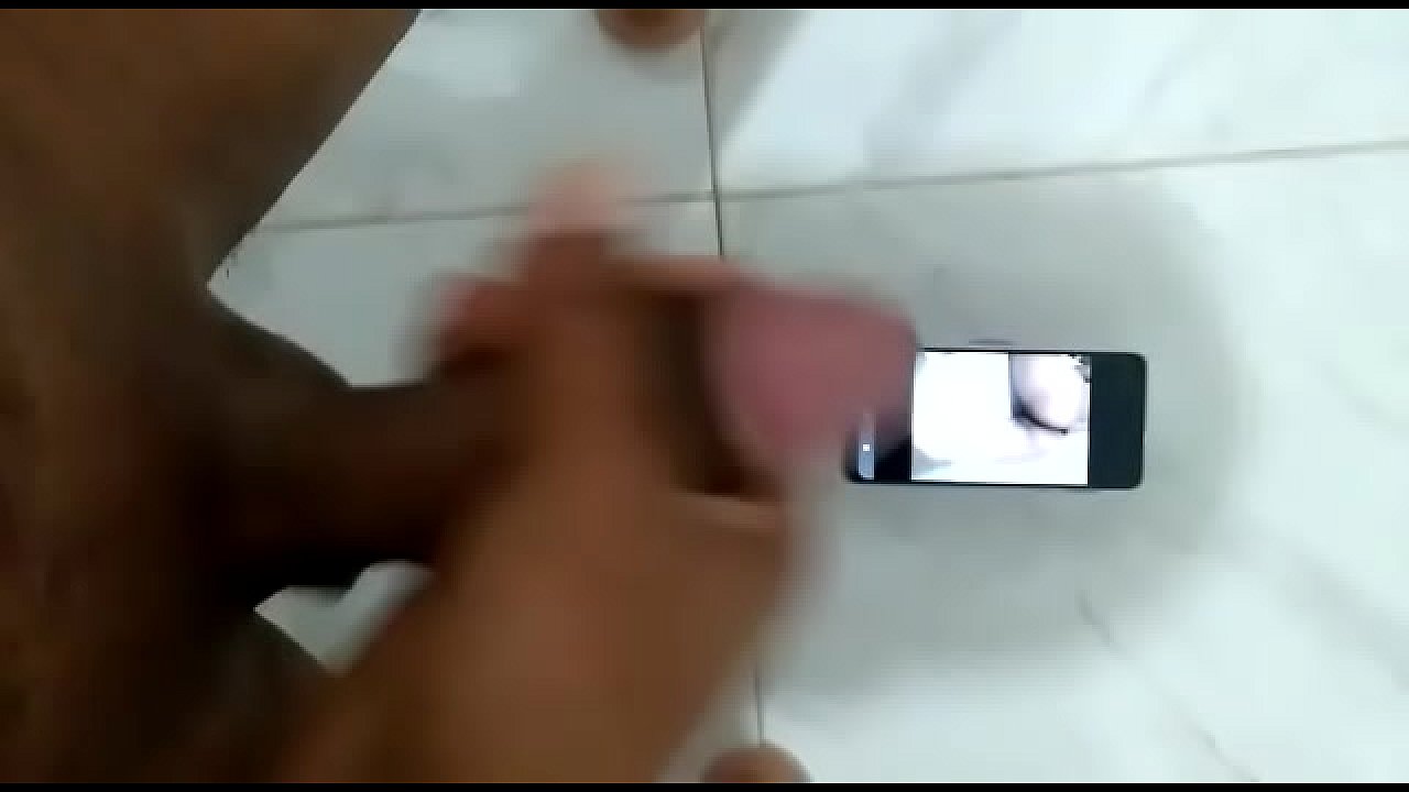 Gozei gostoso vendo as fotos da casadinha