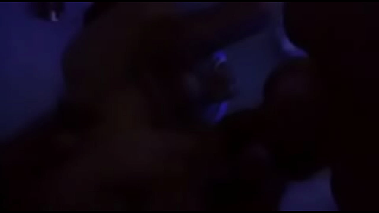 Morena putinha cai de boca