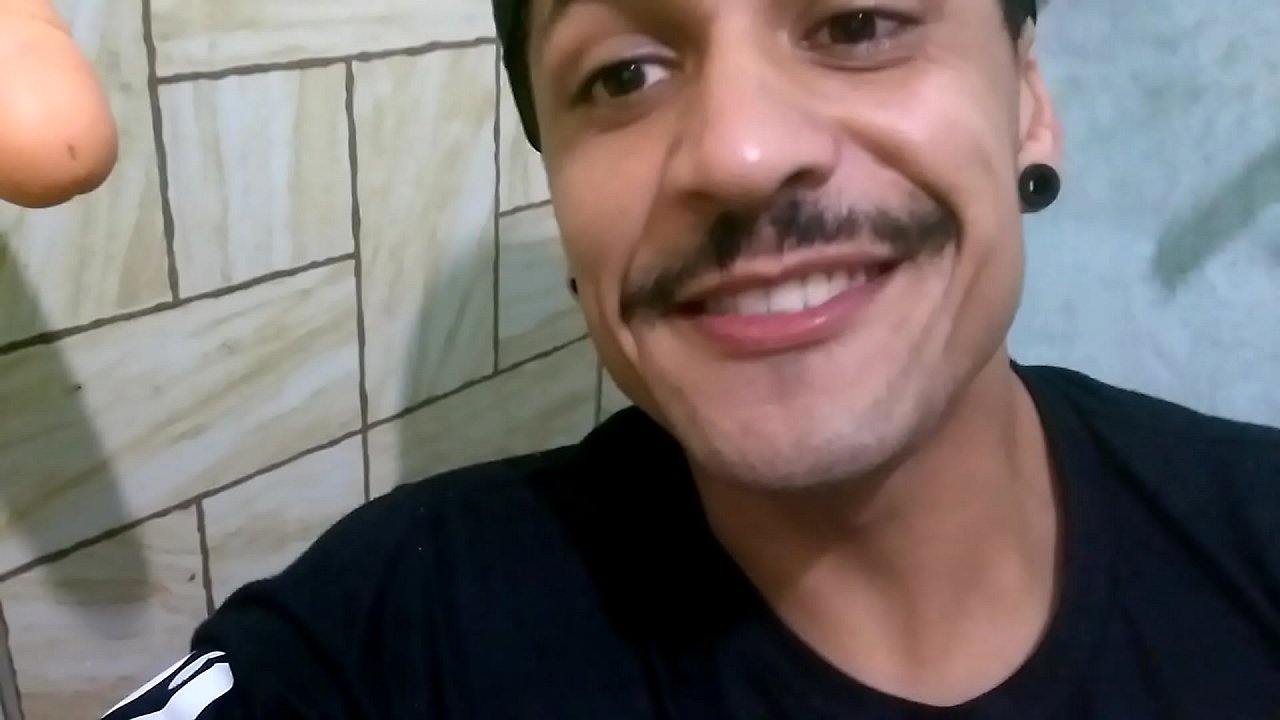 MEU AMIGO DAS ANTIGAS VIU MEU VIBRADOR E FICOU DE PAU DURO