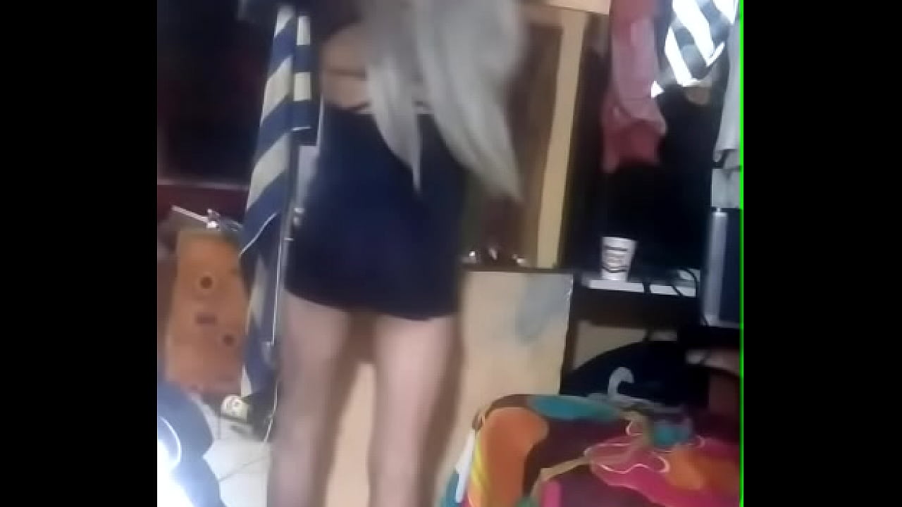 en casa de mi amiga practicando modelaje