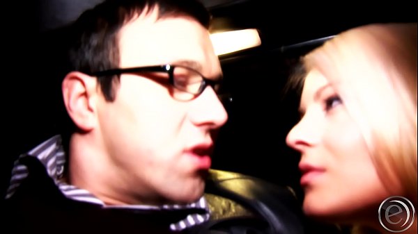 Jasmine la Rouge zeigt auch im zweiten Teil wie geil Sex ist