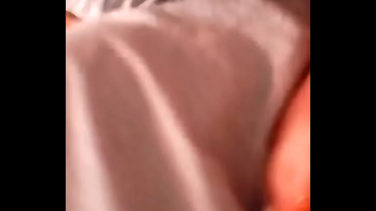 Chupando y metiendomelo