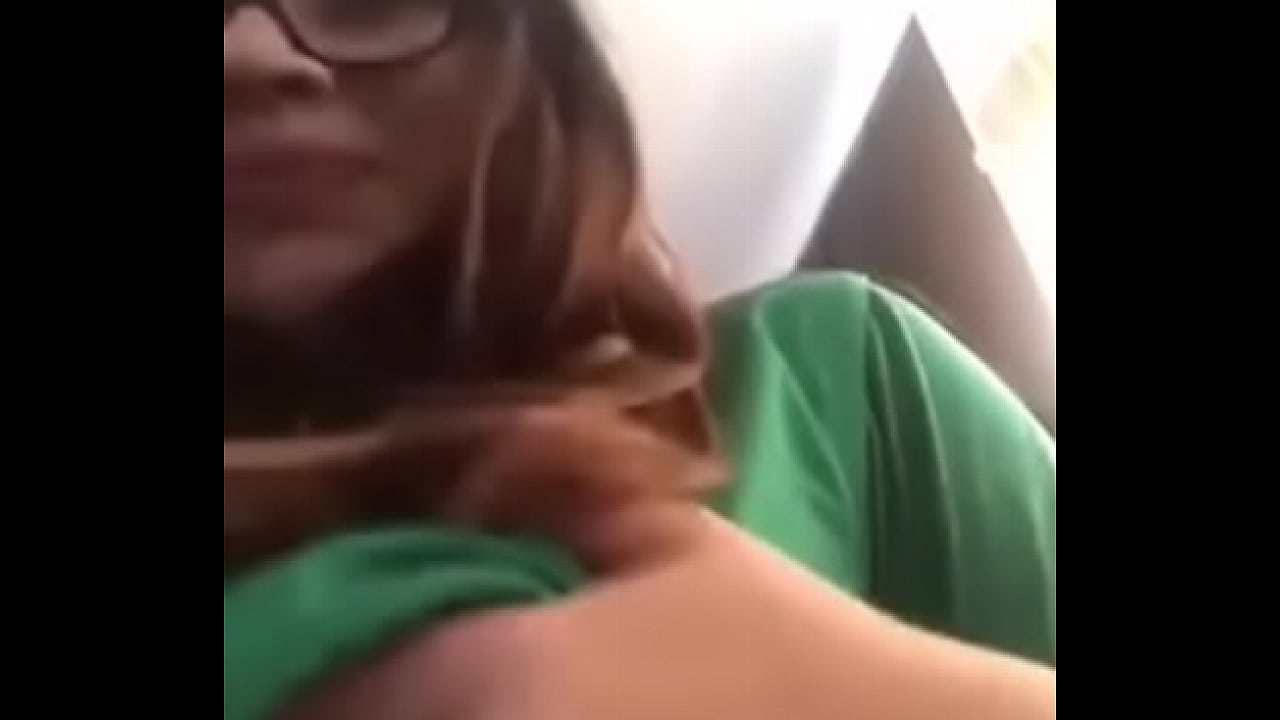 Divertida puta juega con ella misma