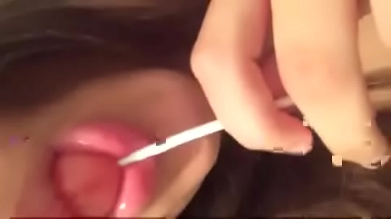 la super zorra masturbandose