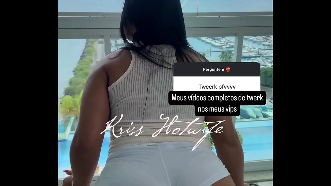 Married girl dances tweerk