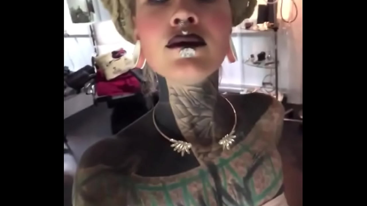 Sexy posing on the set! ?What&rsquo;s your go-to pose for the camera?#SetLife #ModelVibes #PosingConfidence #InkedMode...