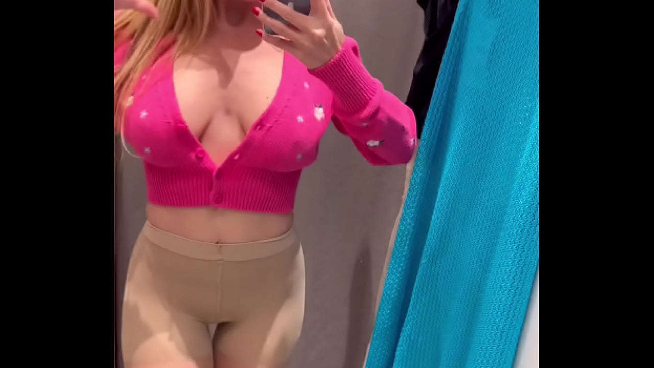 M'amusant dans les cabines d'essayage de Zara, tu m'accompagnes?