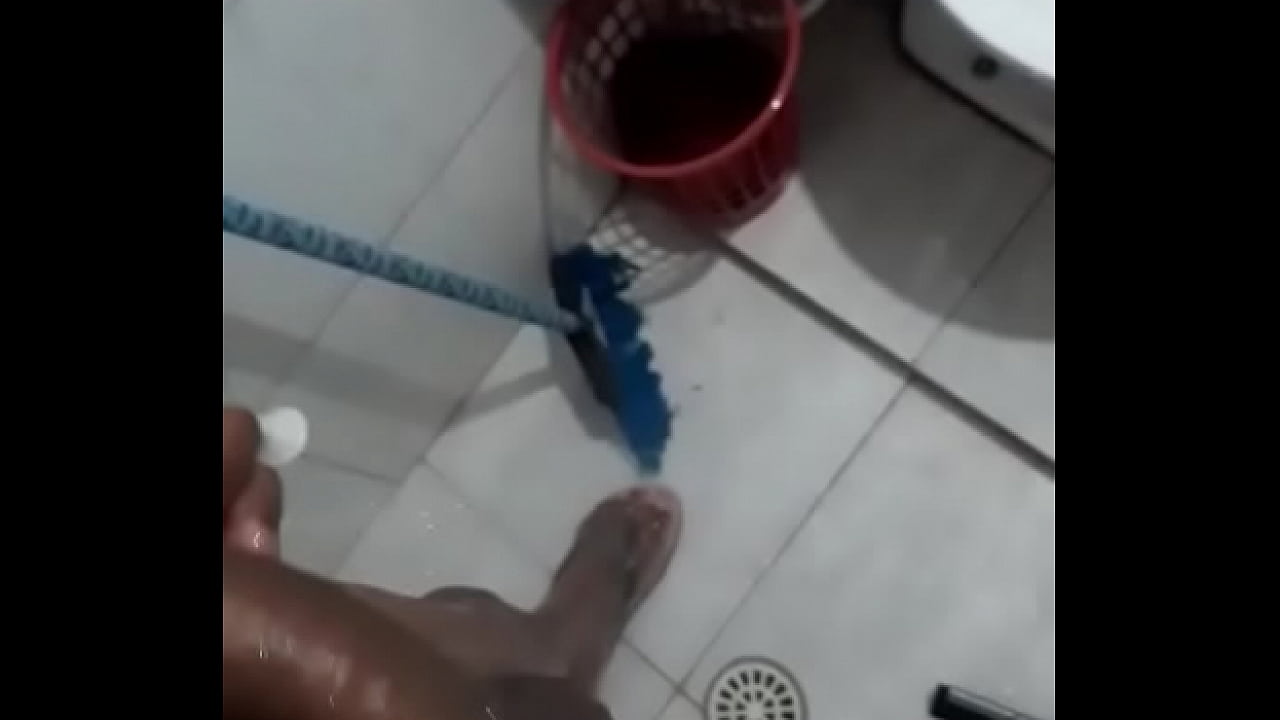 Come&ccedil;o da punheta roludo