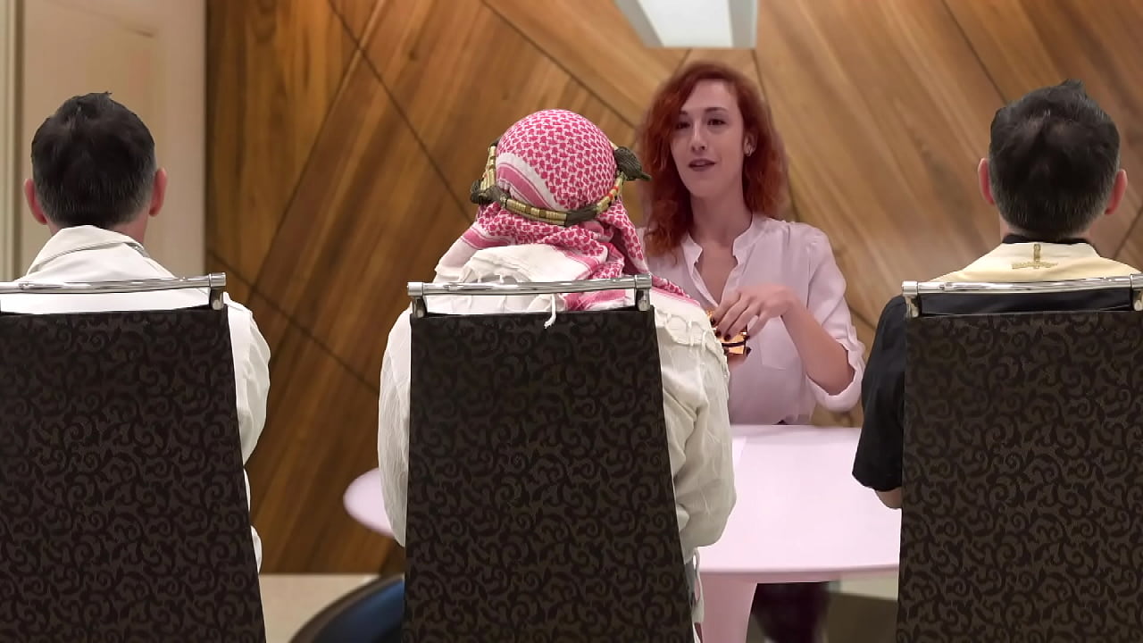 SFIDA ANALE CON LA NOTAIA NINFOMANE PER GIOCARSI L'EREDITA'