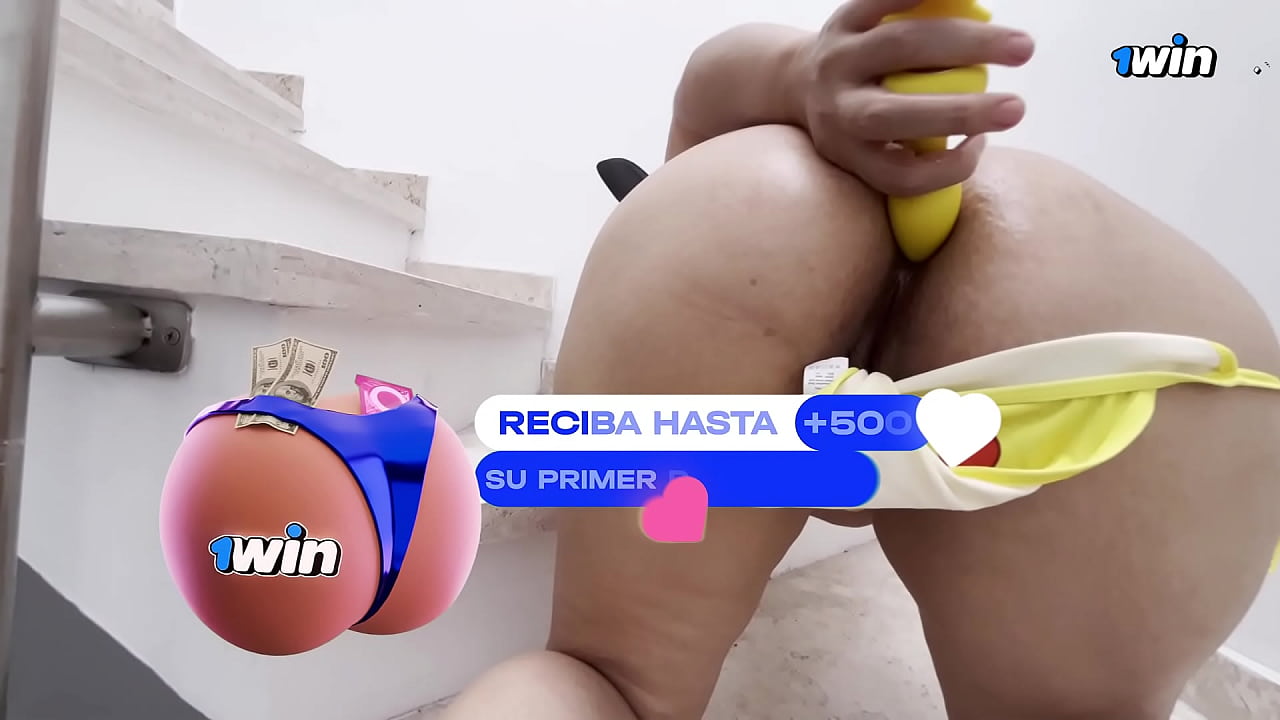 ESPOSA PUTA DISFRAZADA DE PIKACHU SE DA PLACER CON SU COLA