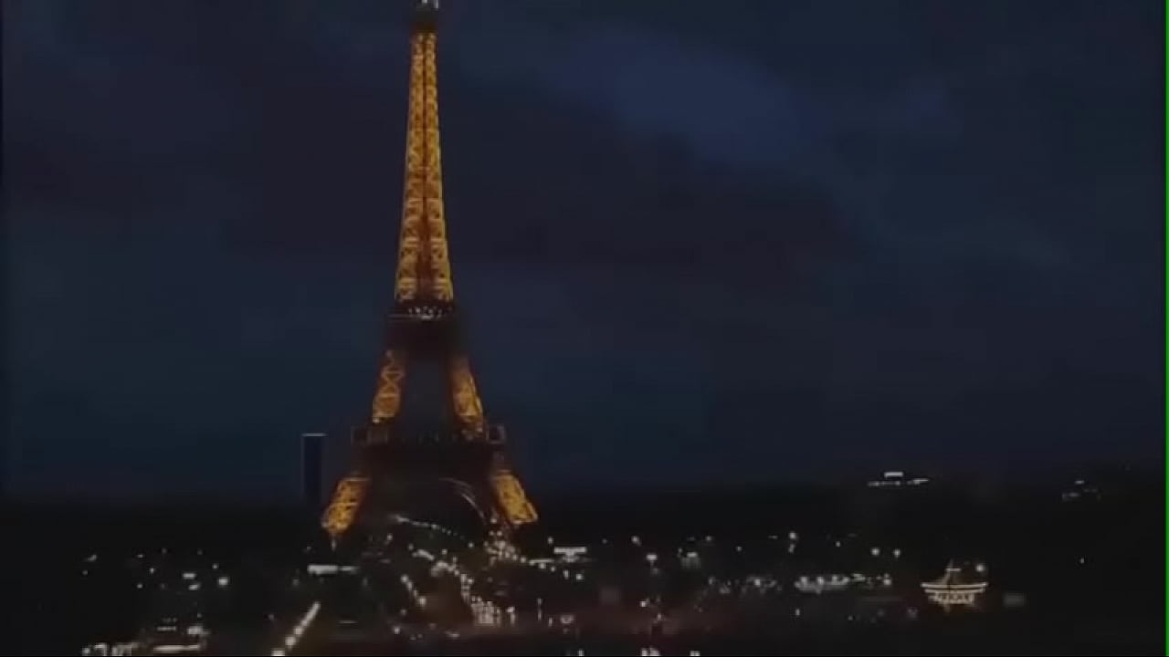 big boobs woman showing her ass