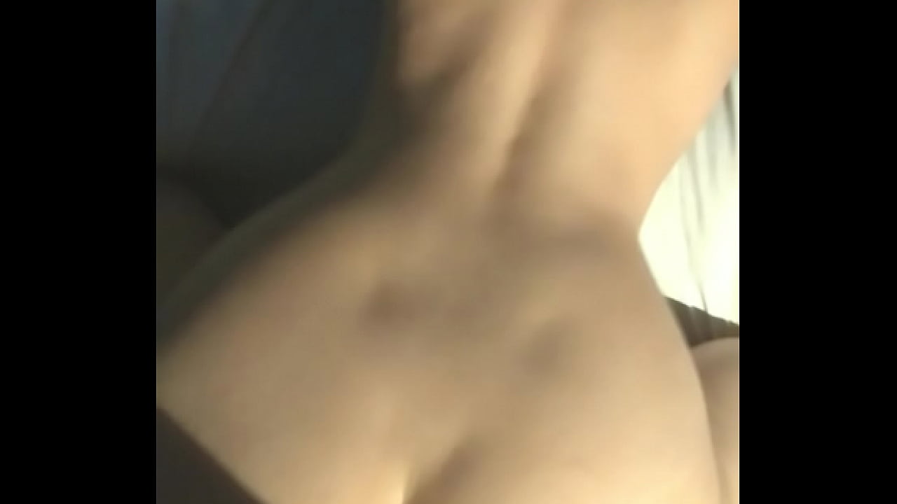 Mi novio me folla rico de a perrito