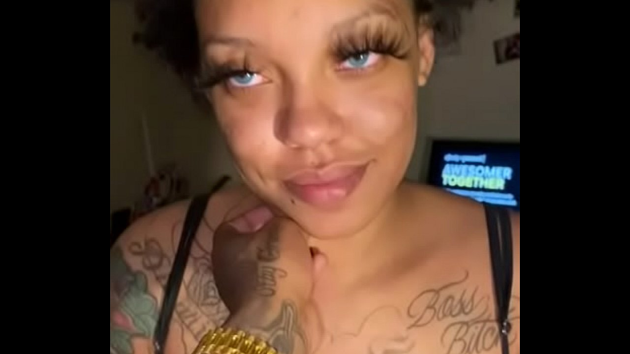 Big Booty Suckin and ridin Dick