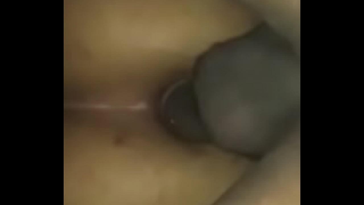 Uma rapidinha com a cunhada enquanto a irm&atilde; sai