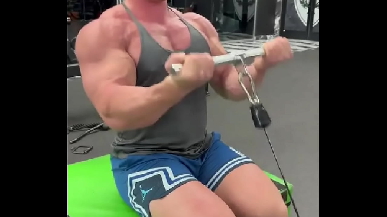 Who wanna have a workout session with me ? Write comment Subscribe my of and We will do it