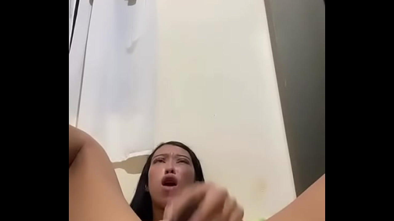Colombian teen punishes her pussy with large dildo