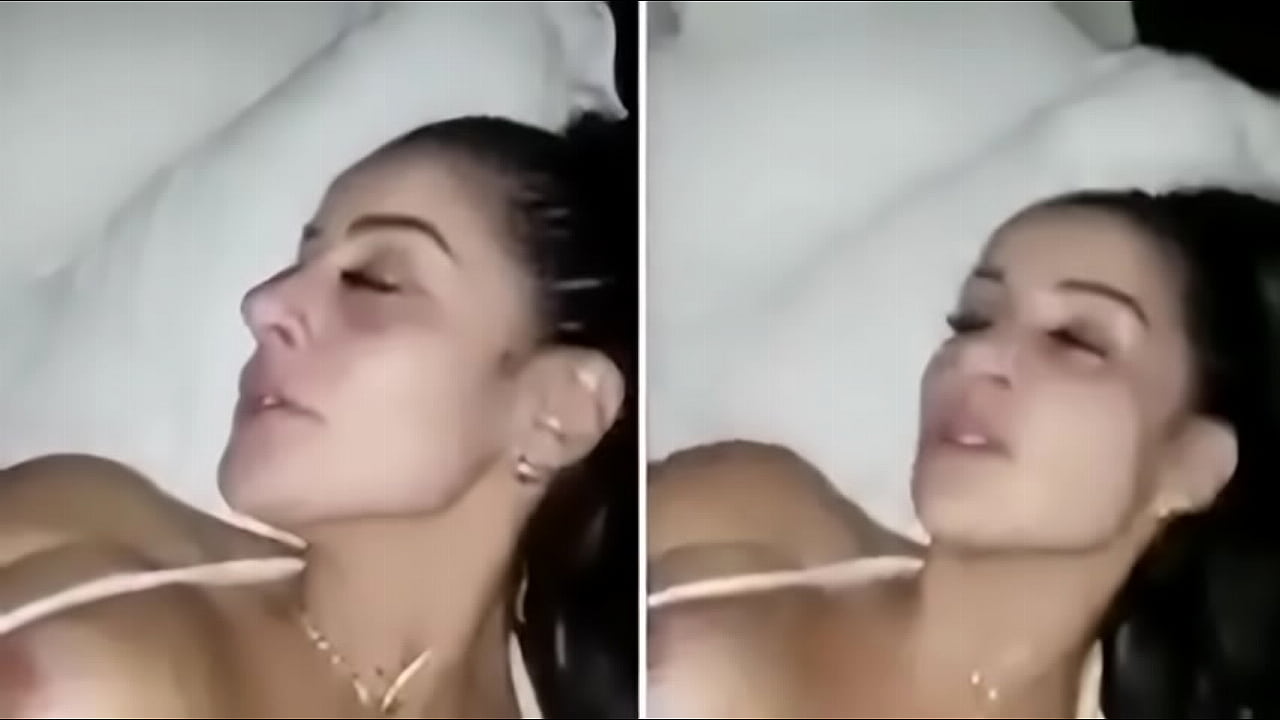 Golosa pillada con dildo