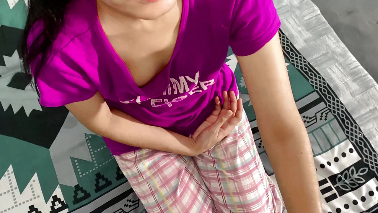 मैंने अपनी सौतेली बहन को पैसे दिए और उसकी कुंवारी कसी हुई चूत को पहली बार चोदा