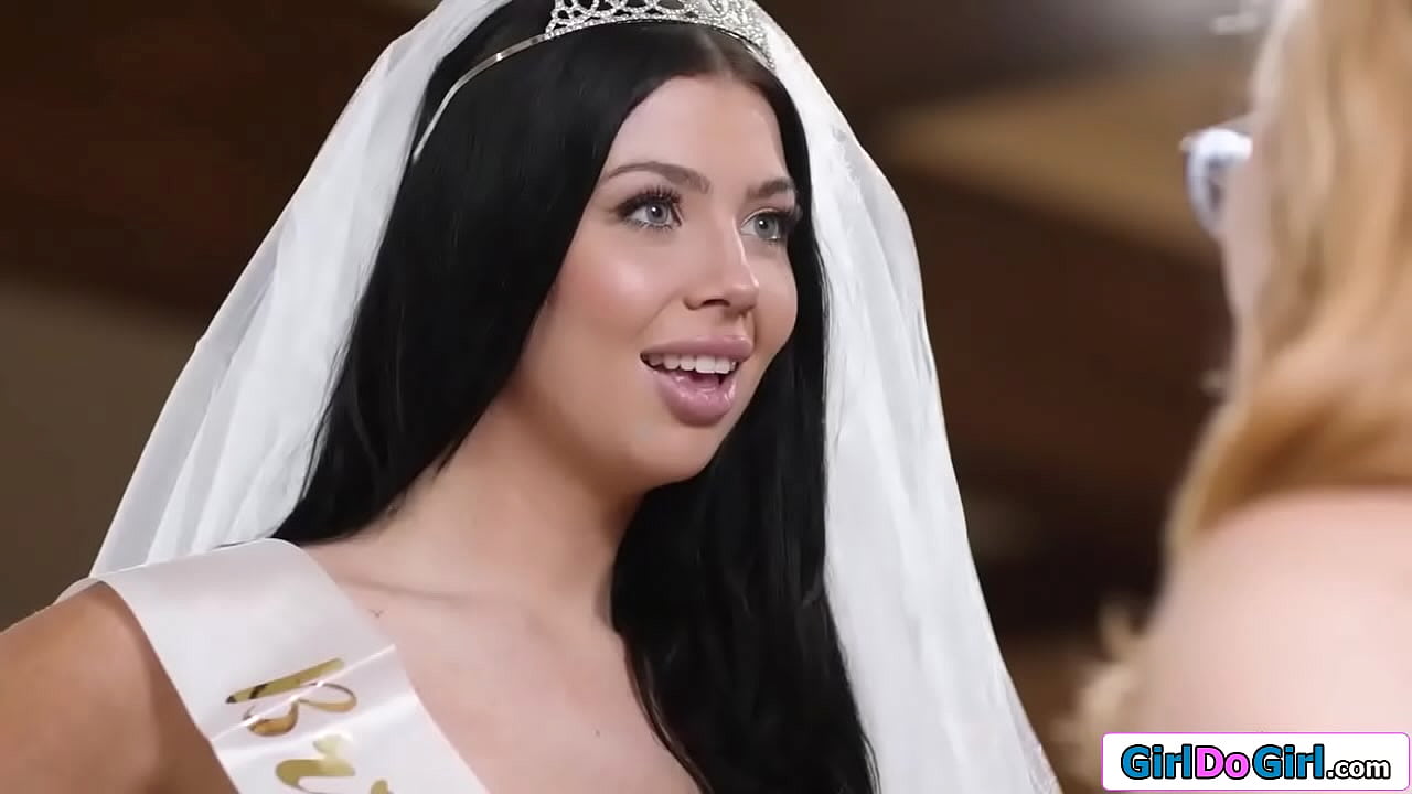 Big boobs redhead wants an orgasm and makes a bet with her bride to be bff.If her lapdance is better than the strippers she will lick her pussy